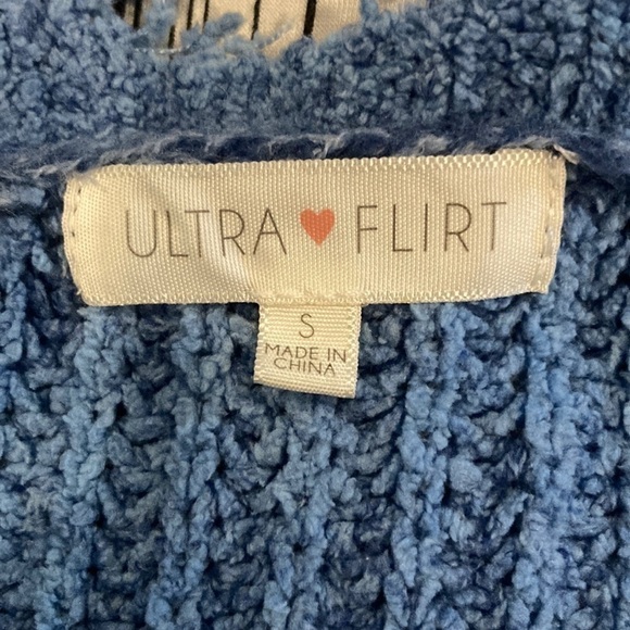 Ultra Flirt cropped fray look cozy sweater size small GUC - Picture 2 of 5
